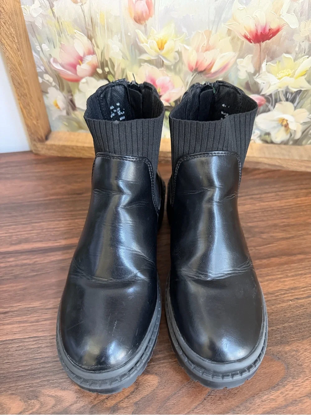 Steve Madden Girls Black Chelsea Lug Sole Ankle Boots Size 2